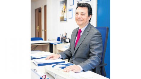 Javier Miguel López continuará cuatro años más al frente del Colegio de La Rioja