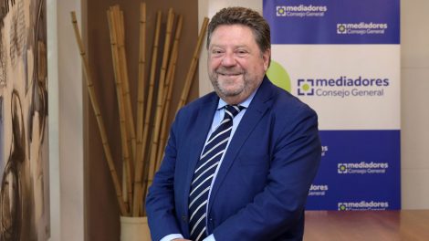 Mediadores de seguros se reúnen con la CNMC para tratar posibles abusos de la banca al vincular créditos a pólizas